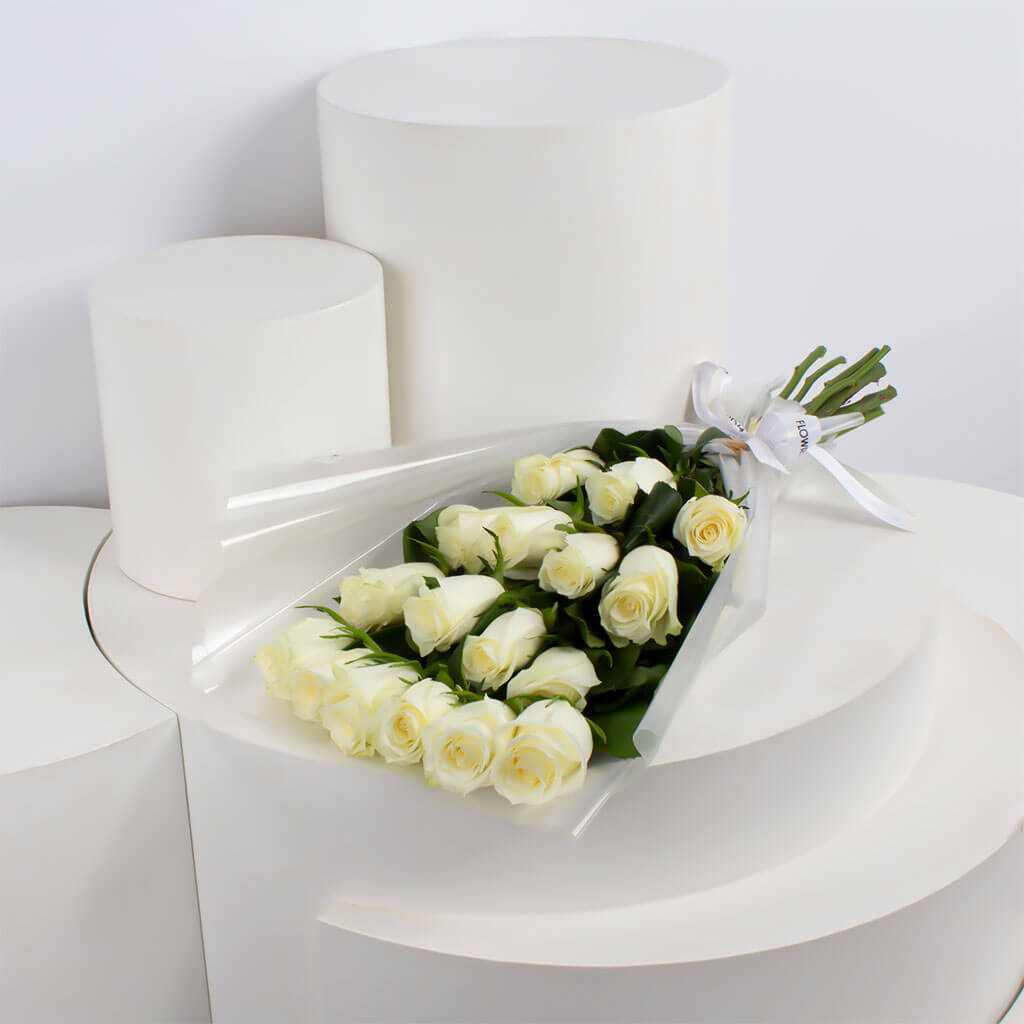 product-image-Flowrista | White Roses Bouquet - 17 Stems