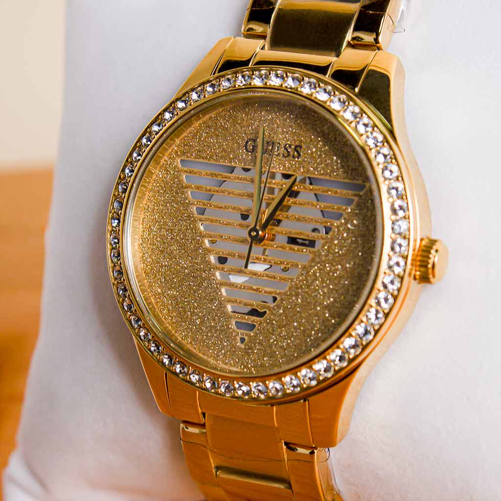product-image-Guess Analoge Watch Armbanduhren in Gold GUGW0605L2 | 15 Red Rose Bouquet
