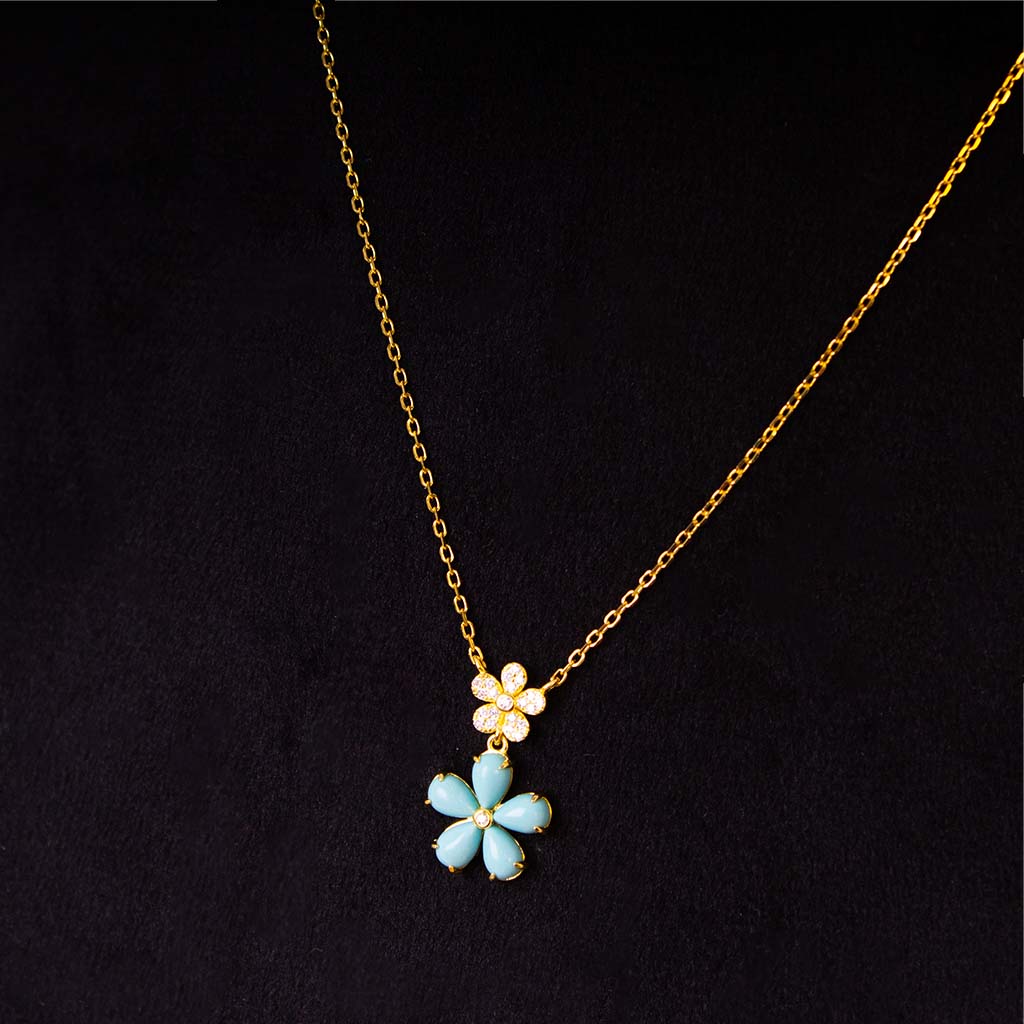 product-image-Felizmoda Shine & Roses Bundle - Felizmoda Gold-Plated Silver Necklace & MUSC Scandal 30 ml & Red Roses Vase