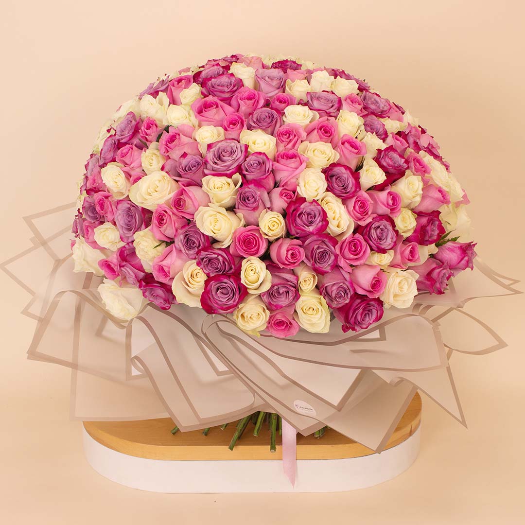 product-image-Flowrista | Grand Bouquet of 250 Purple & White Roses