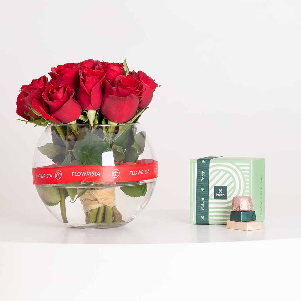 Flowrista Online Flowers Shop علبة شوكولاتة باتشي 250 جرام | 15 فازة الورد الاحمر