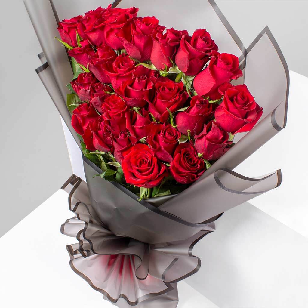product-image-باقة ورود حمراء أنيقة مع غلاف أنيق