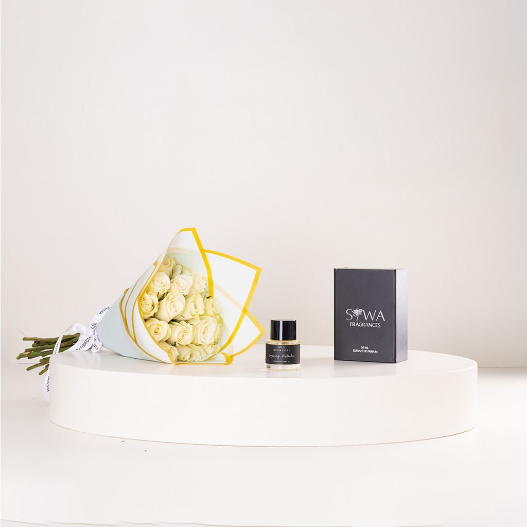 Flowrista Online Flowers Shop عطر سيوا لايرينغ بيستاشيو مع باقة من الورود البيضاء