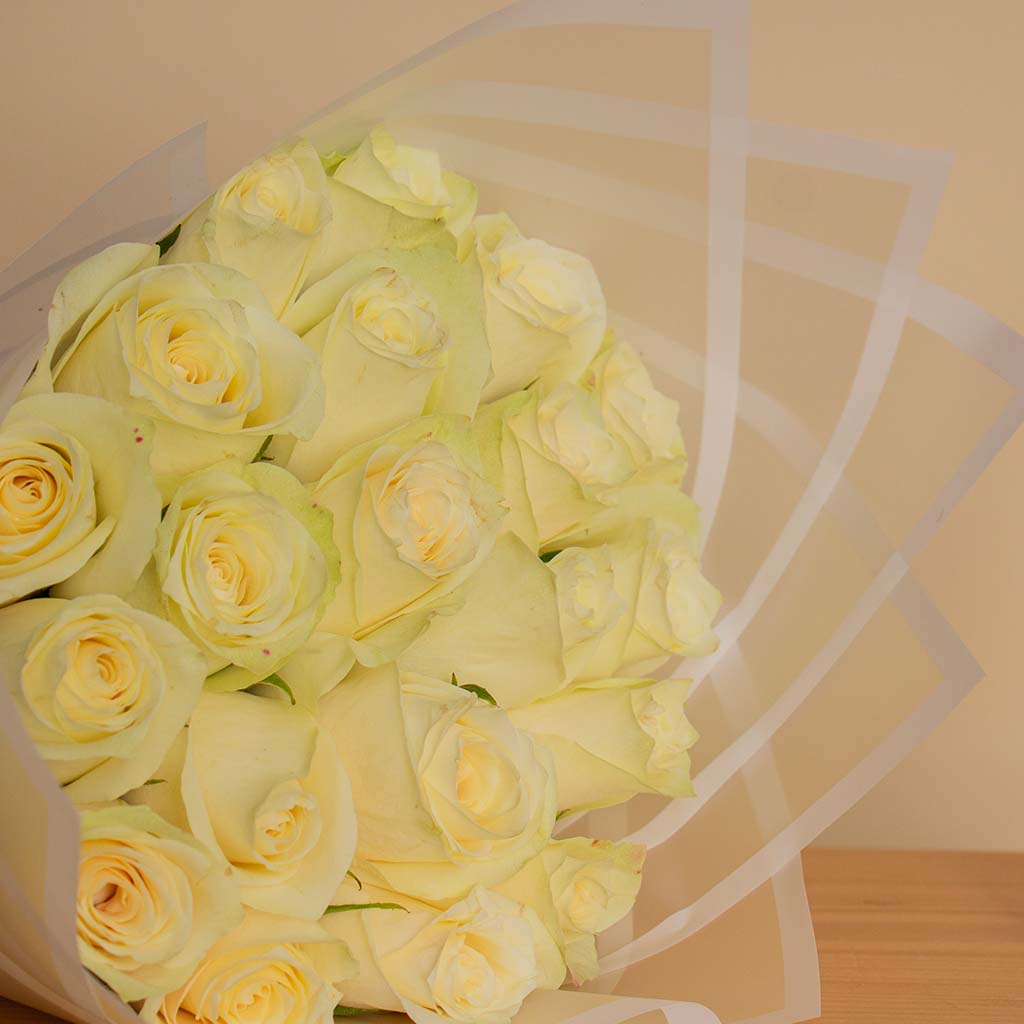 product-image-Boss Bottled Absolu Intense | White Rose Bouquet