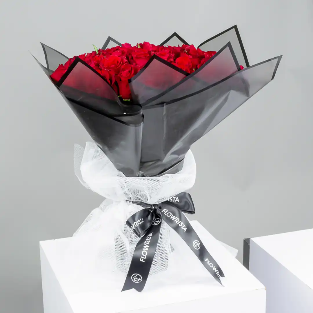 product-image-Luxury Hand Bouquet – Red Roses