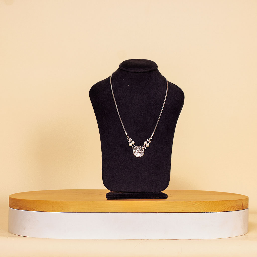 product-image-Felizmoda Silver Necklace with Side Pearls