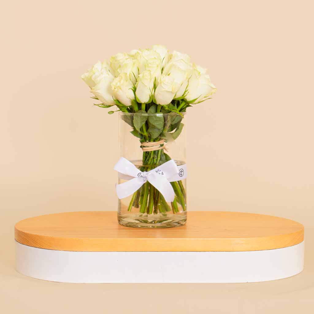 Flowrista Online Flowers Shop White Roses Vase