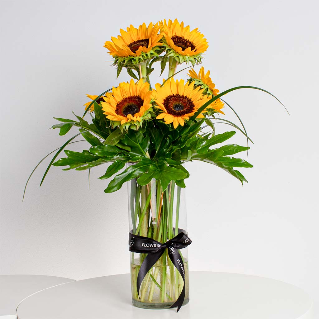 product-image-Flowrista | Sunflower Vase – 10 Stems