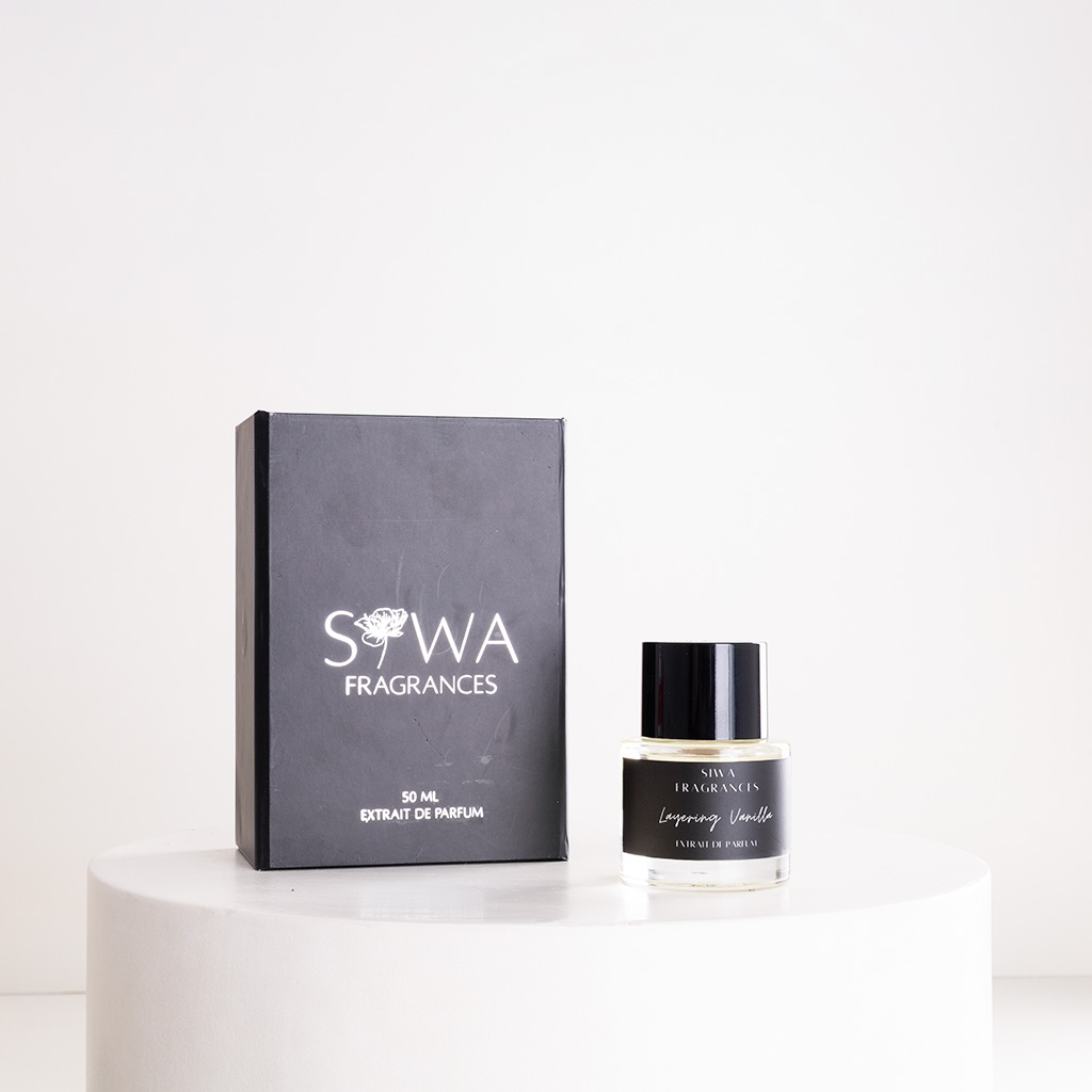 product-image-Siwa Layering Vanilla with Hand Bouquet of 20 Red Roses