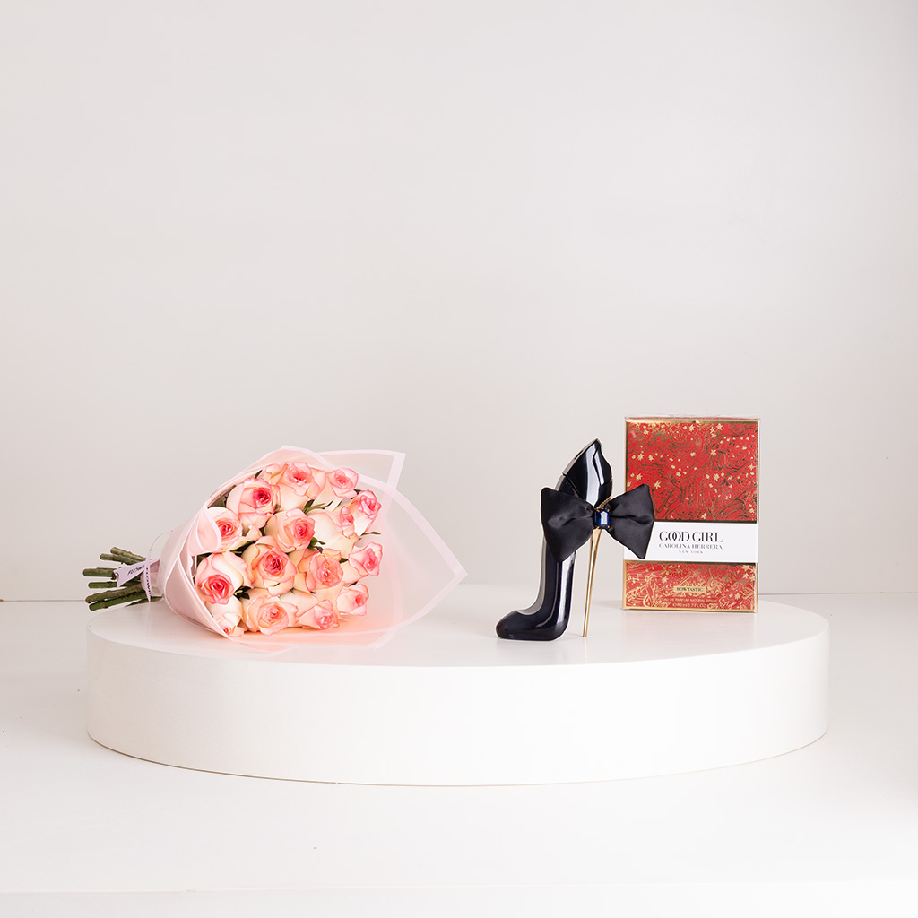 Flowrista Online Flowers Shop عطر كارولينا هيريرا جود جيرل بوتاستيك أو دو بارفان 80 مل وباقة ورود ريفايفل