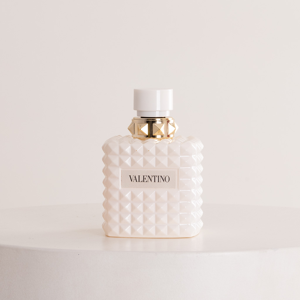 product-image-Valentino Born In Roma Donna Rendez-Vous Ivory EDP 100ml & 15 Red Roses Hand Bouquet