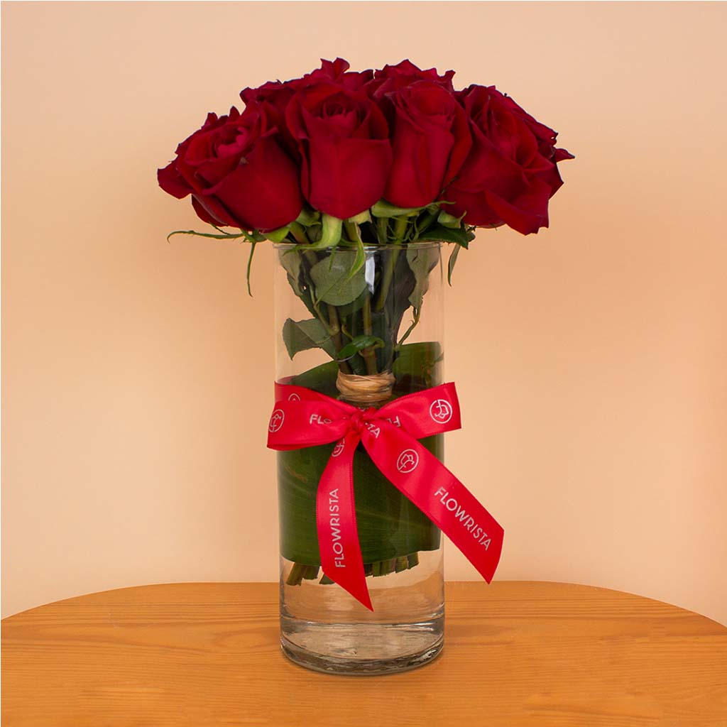 product-image-Bubblzz Cupcake Body Care Collection & Red Roses Vase