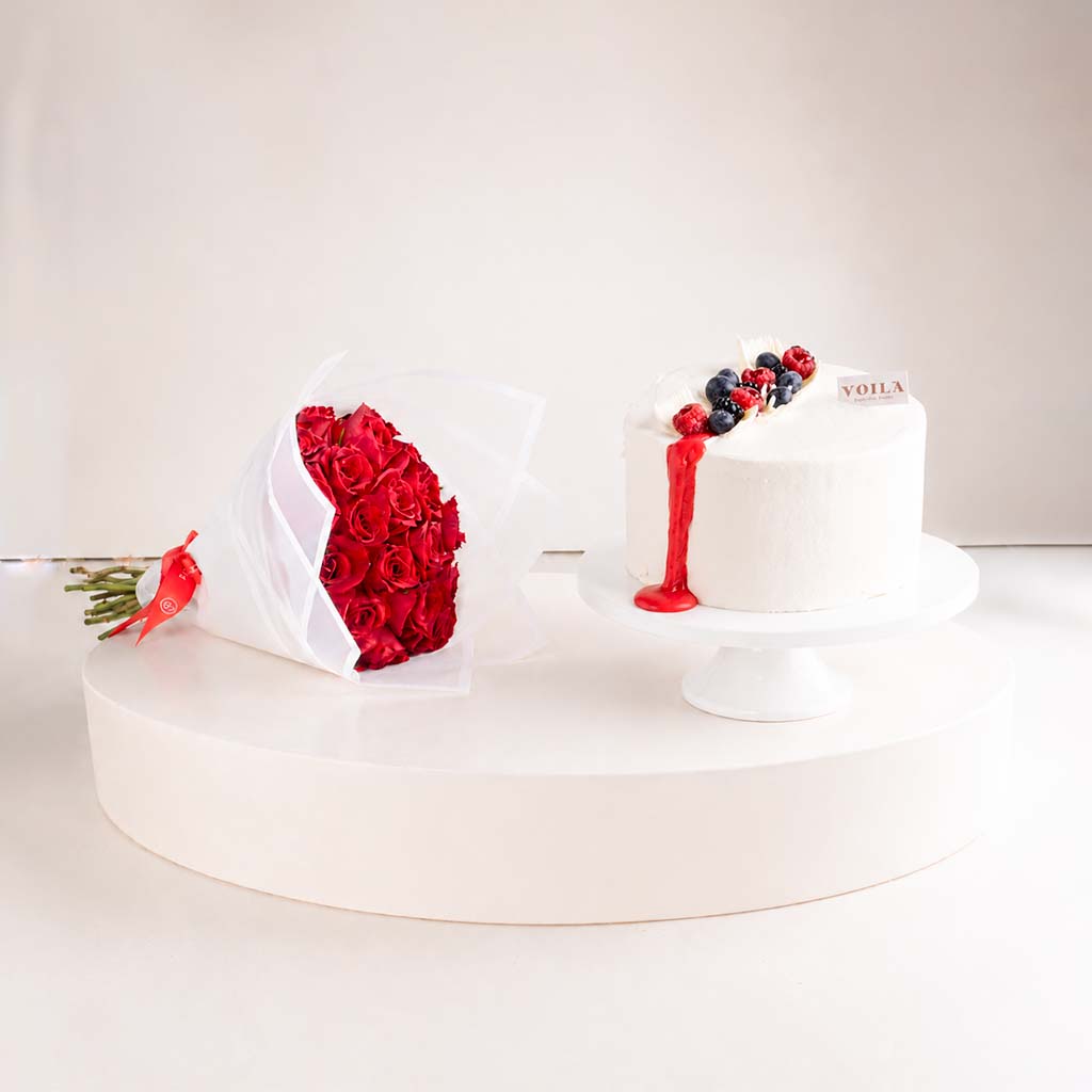 product-image-Voila White Forest Cake & 15 Red Roses