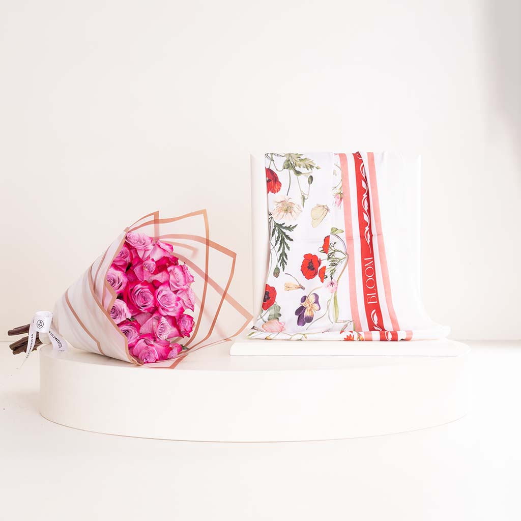 product-image-Veloor Rouge Scarf & 15 Pink Roses Bouquet