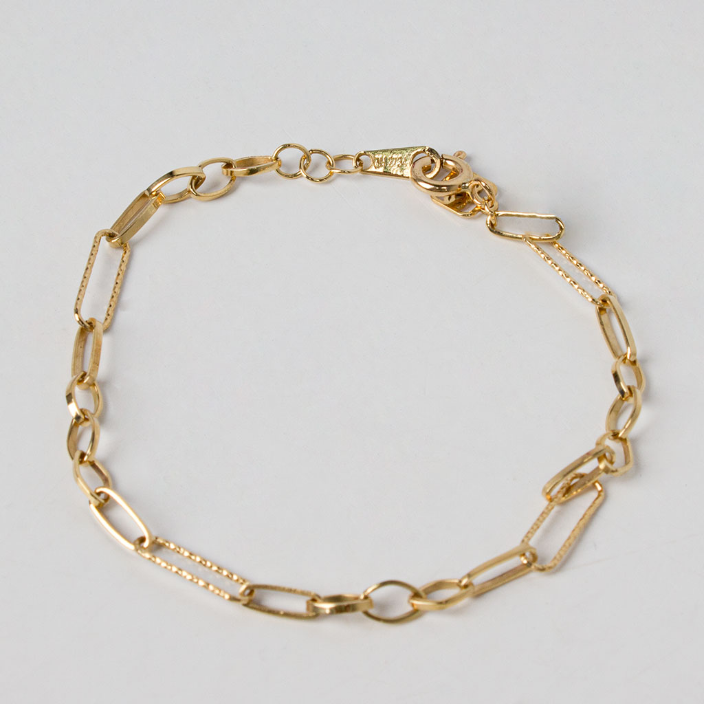 Flowrista Online Flowers Shop Siran unique gold Bracelet