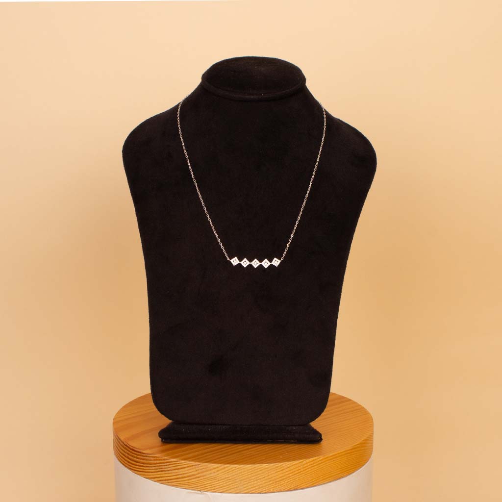 product-image-Signature Musc & Zircon Bundle - Perfume 30ml & Necklace & Red Roses Bouquet