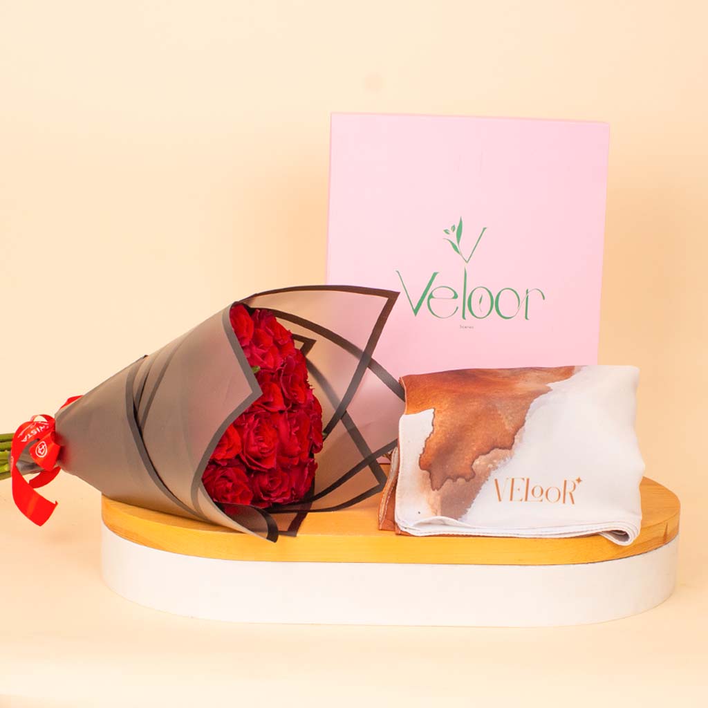 product-image-وشاح فيلور نالا مع باقة من الورود الحمراء
