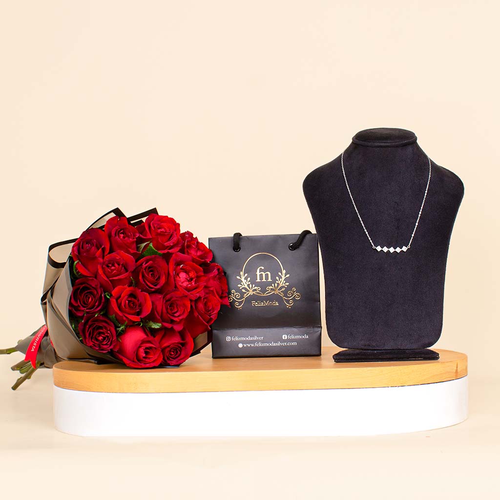 Flowrista Online Flowers Shop سلسلة فضية بخمسة قلادات مربعة مع حجارة الزركون و بوكية رومانسي
