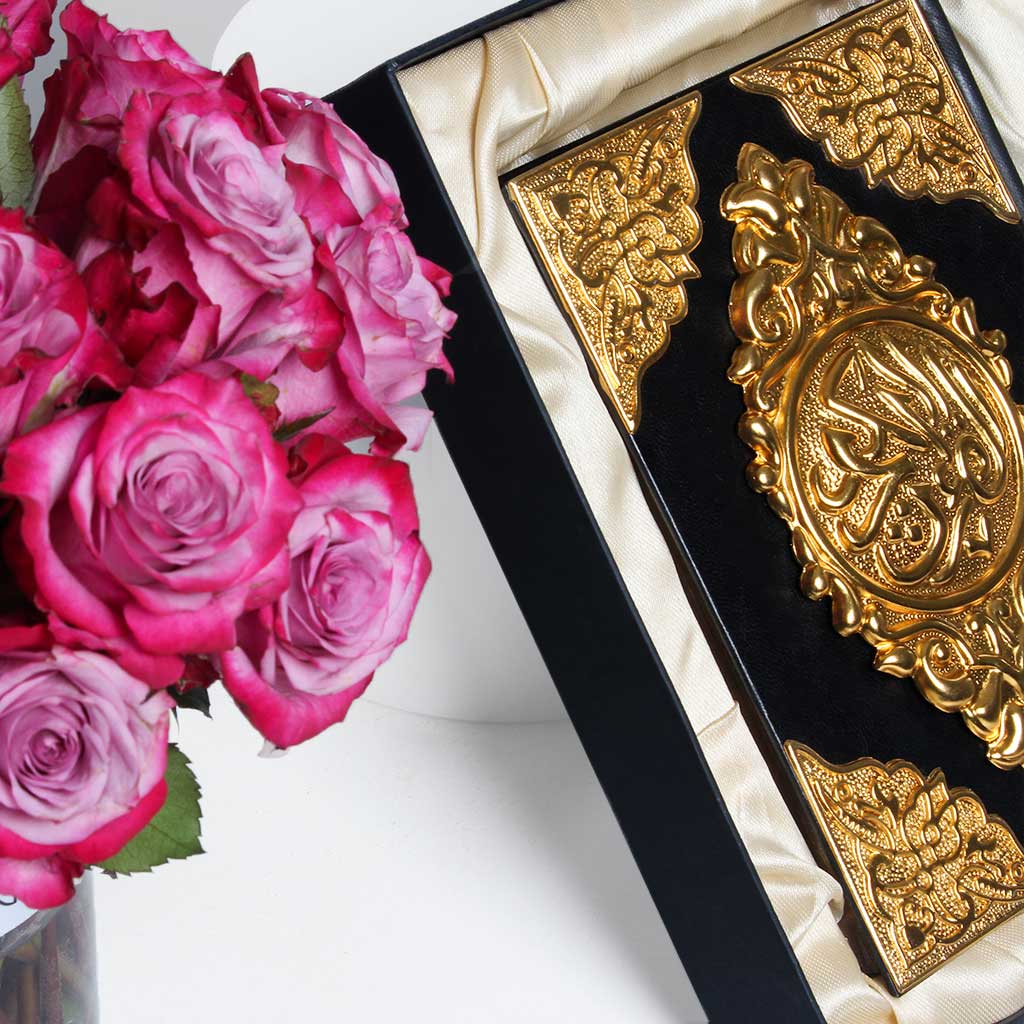 product-image-Ramadan Gift Set: Pink Roses Vase with Quran