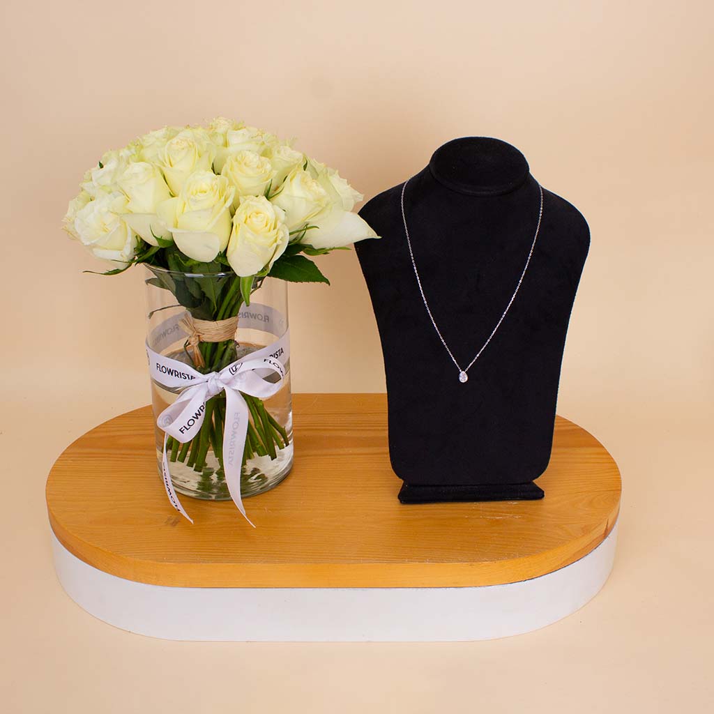 product-image-Markiz Silver Necklace & White Roses Vase