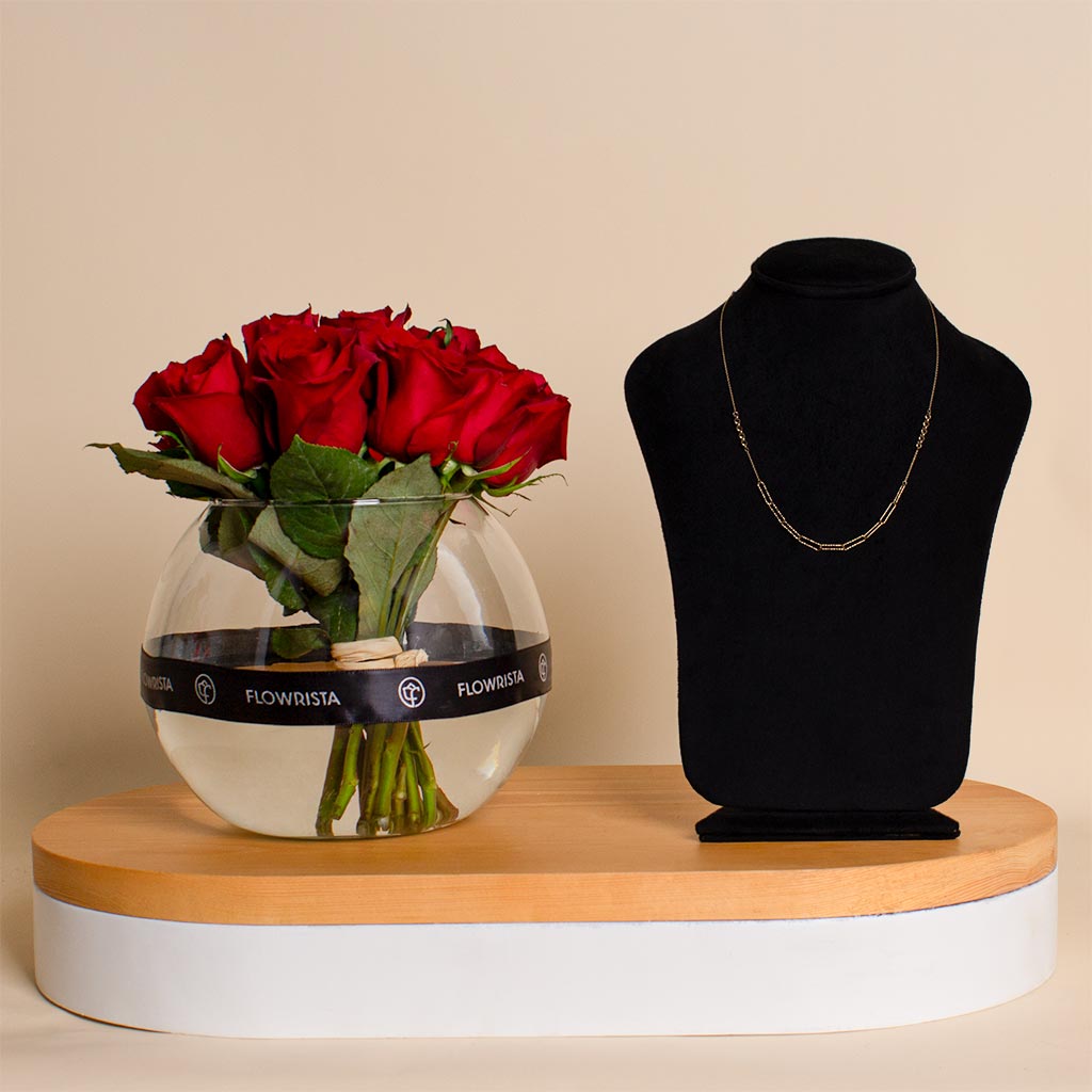 Flowrista Online Flowers Shop Siran 18K Double Layered Star and Heart Gold Necklace And 15 rose Love Vas 