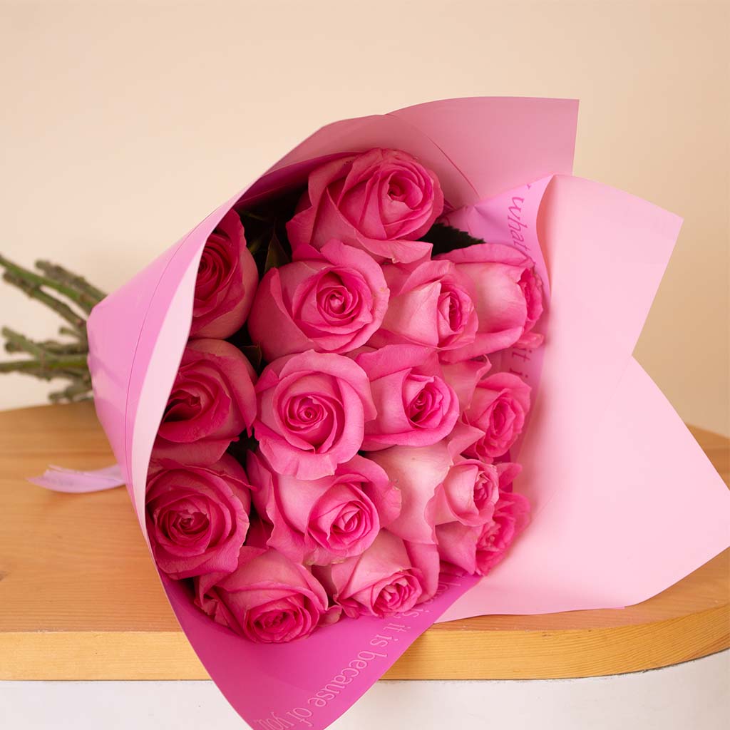 product-image-Narciso Rodriguez Musc Black Elegance Perfume & Pink Roses Hand Bouquet