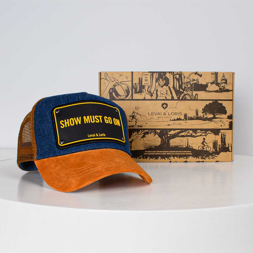 Flowrista Online Flowers Shop Levai & Loris Show must go on unisex cap