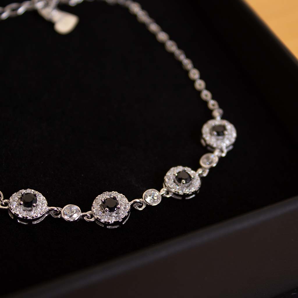 product-image-FelizModa Silver Bracelet & 15 Red Roses – Valentine’s Gift Set
