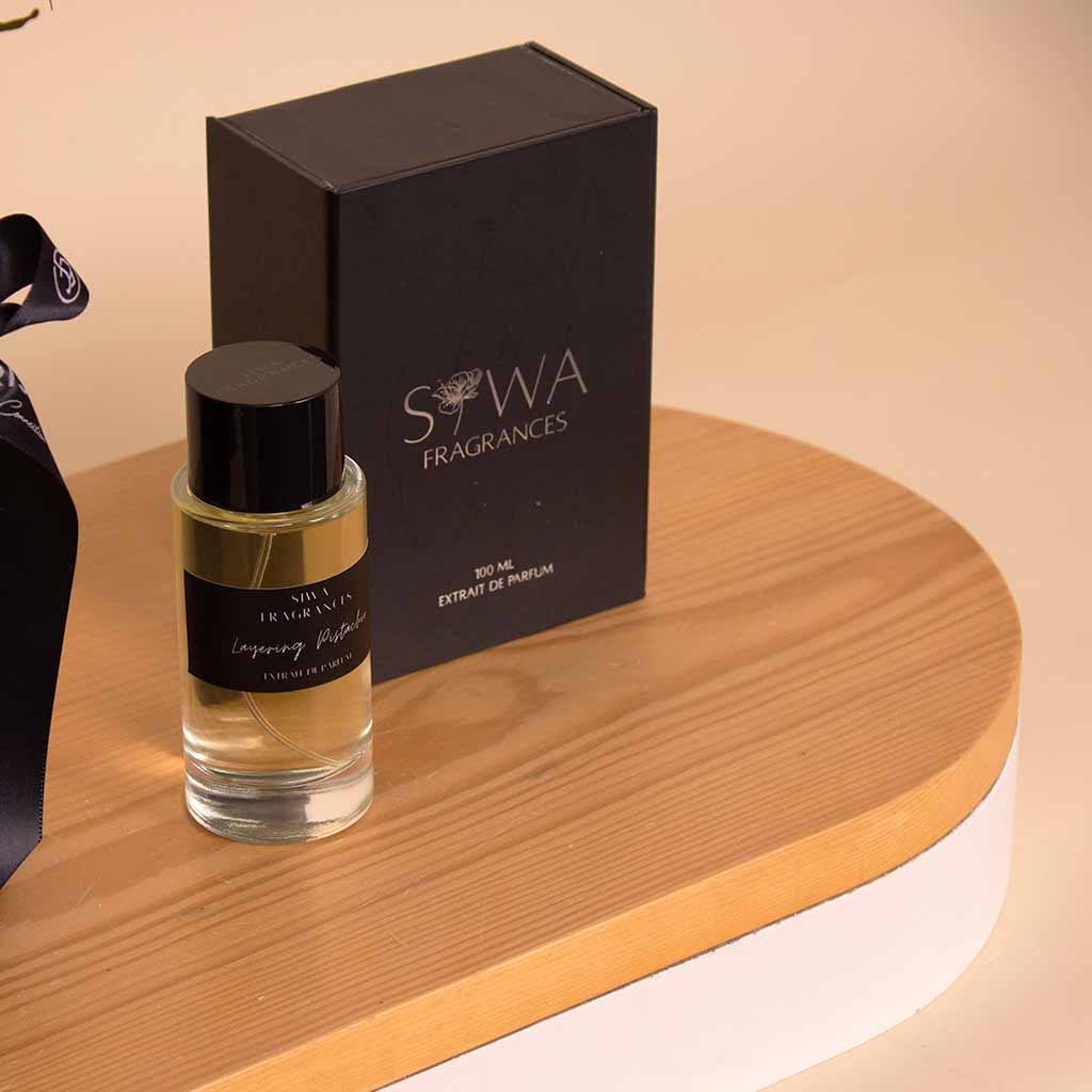 product-image-Siwa Layering Pistachio with Vase of 20 Orange Roses