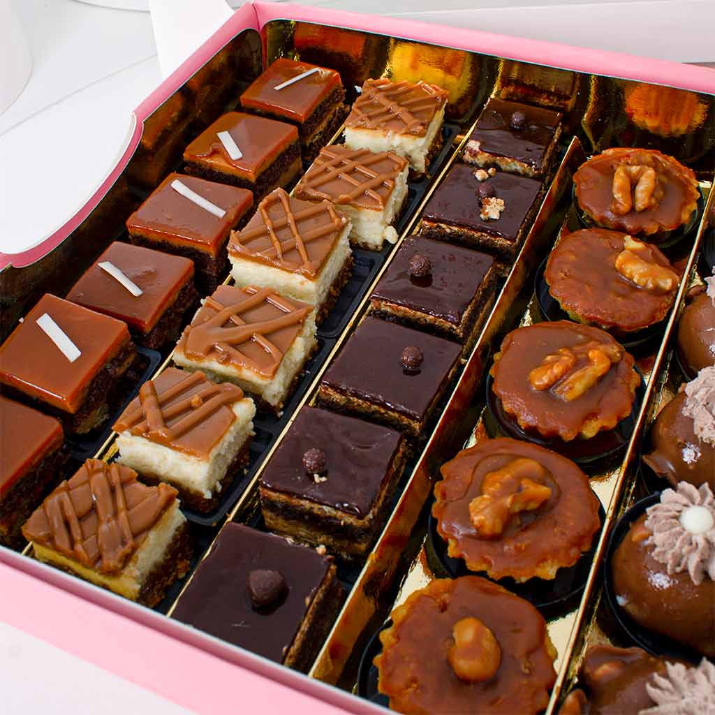 product-image-Voila Gâteaux Soirée Box & Happy Scents Vase