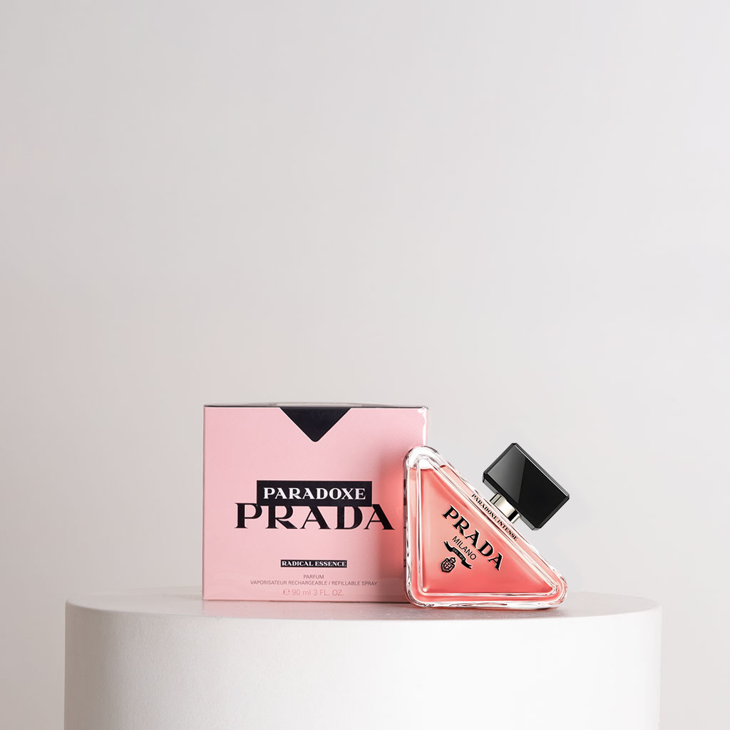 product-image-Prada Paradoxe Radical Essence Parfum 50ml & 15 Red Roses Bouquet