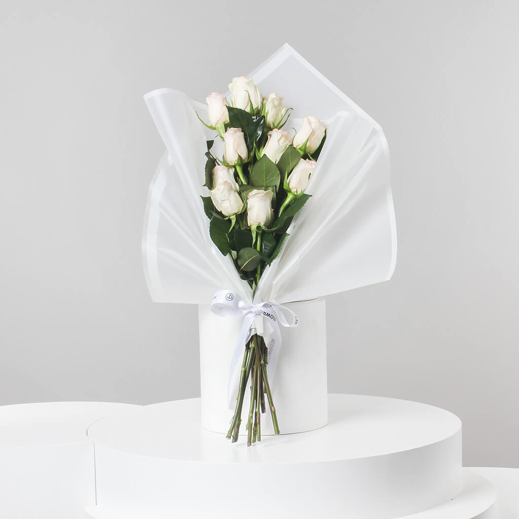 Flowrista Online Flowers Shop فلوريستا | باقة من ١٠ ورود بيضاء