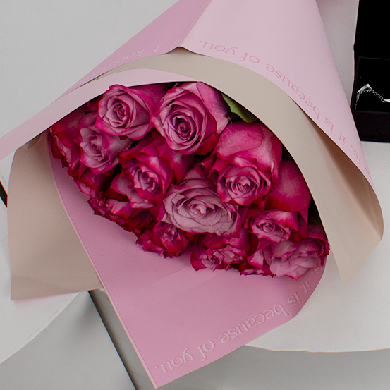 product-image-Markiz Bracelet & 20 Deep Purple Roses
