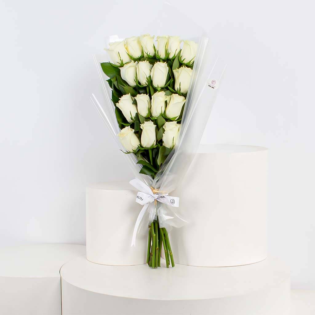 product-image-Flowrista | White Roses Bouquet - 17 Stems
