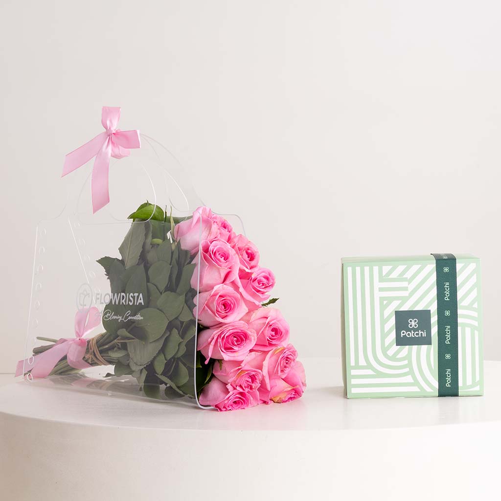Flowrista Online Flowers Shop شنطة 12 وردة وردية مع باتشي 1 كيلو