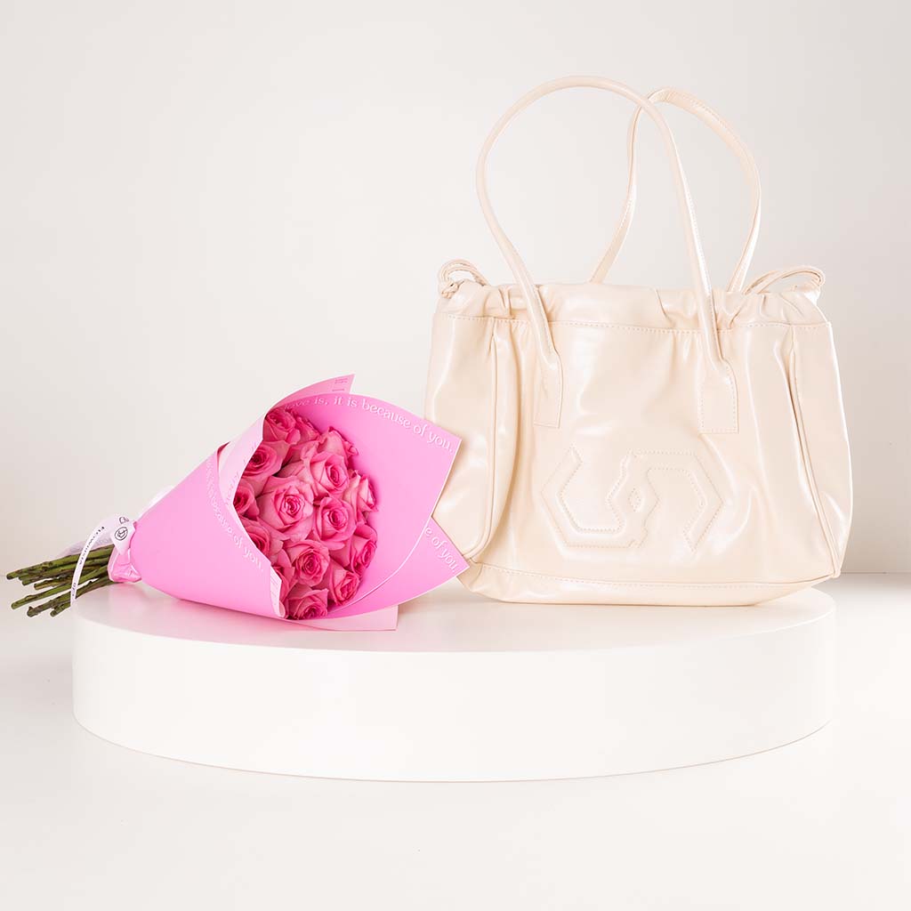 product-image-Cocan Beige Bag & Pink Roses Bouquet
