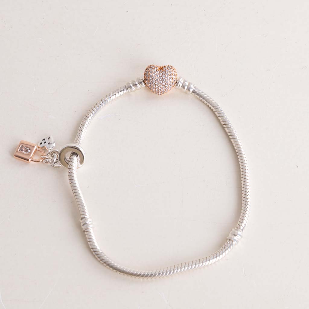 product-image-Pandora Heart Clasp Bracelet with Lock & Key Charm & Revival Roses Bouquet