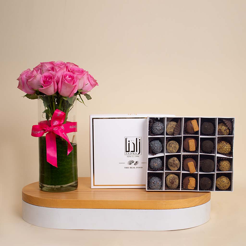 Flowrista Online Flowers Shop Zadna 20 Pieces of dates and a vase pink roses     