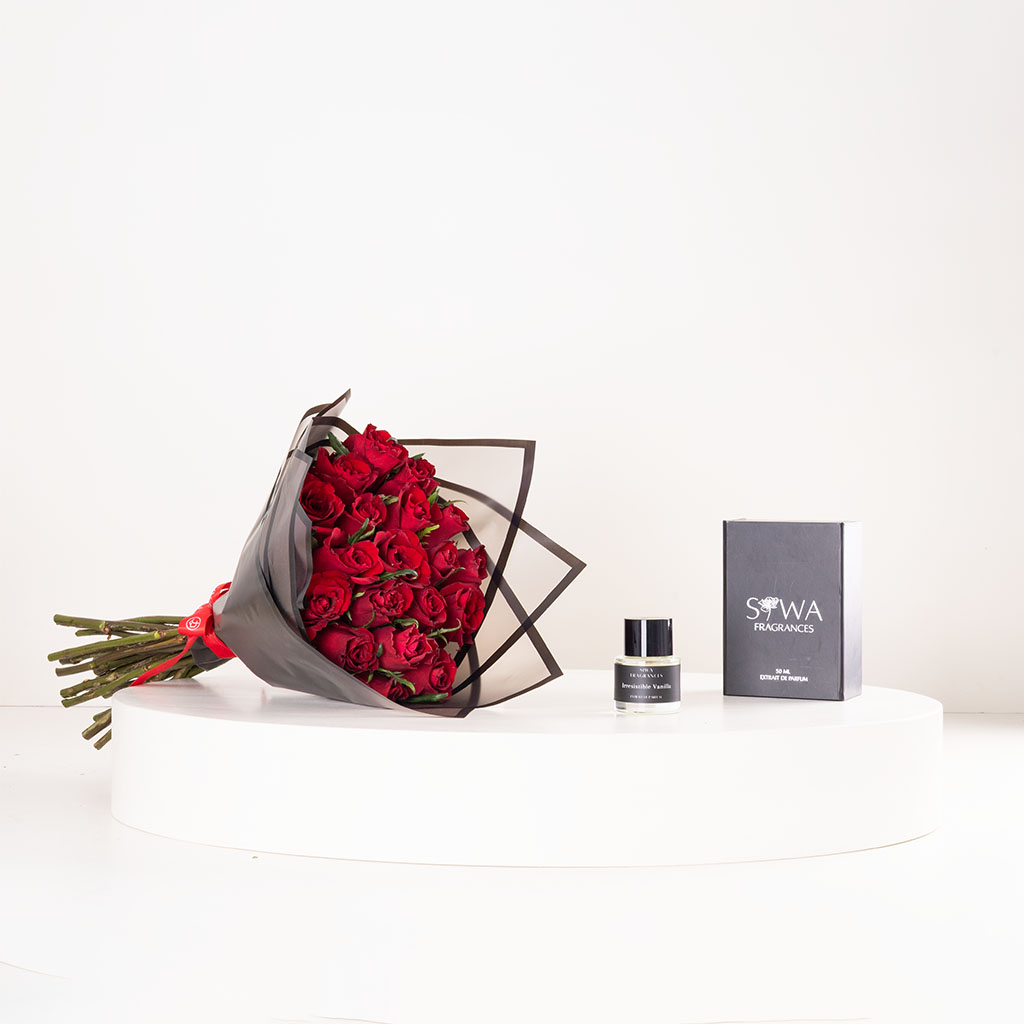 product-image-Siwa Layering Vanilla with Hand Bouquet of 20 Red Roses