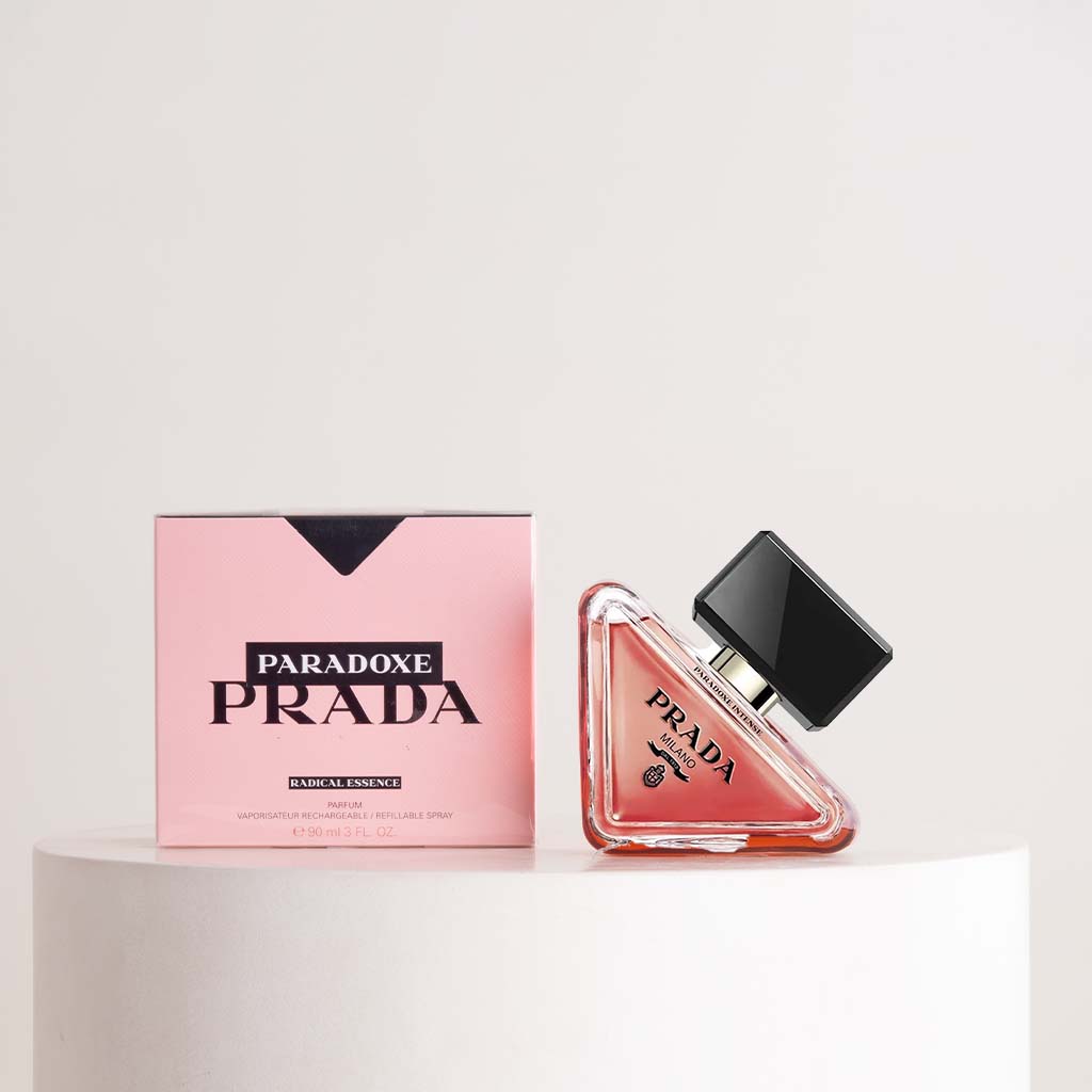 product-image-Prada Paradoxe Radical Essence Parfum 90ml & 15 Revival Roses Hand Bouquet