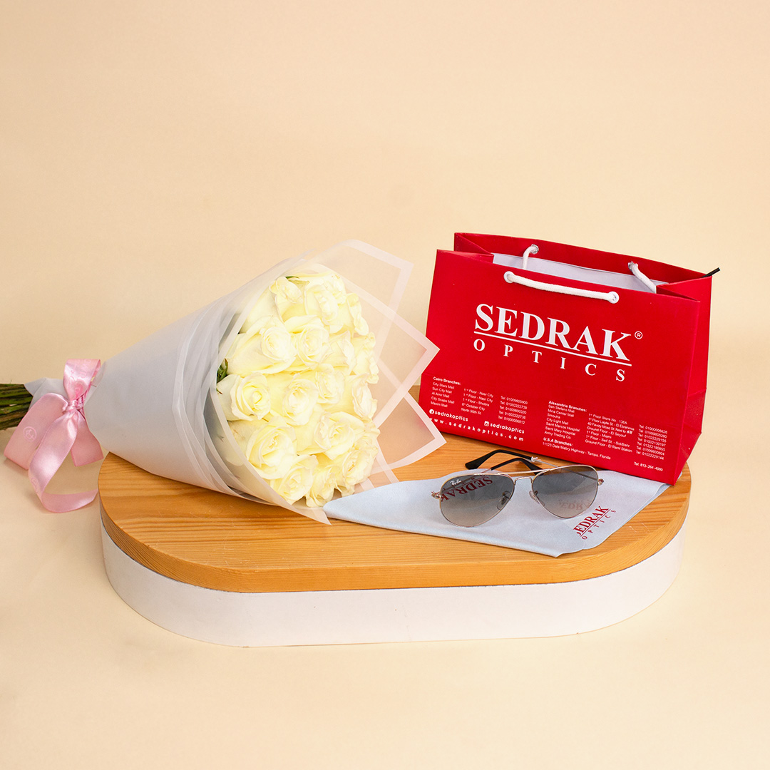 product-image-Ray-Ban Aviator Sunglass with Silver Frame Gradient Lenses and 15 White Roses