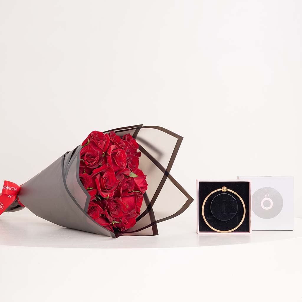 product-image-Pandora Moments 14k Rose Gold-Plated Mesh Bracelet & 15 Red Roses Bouquet