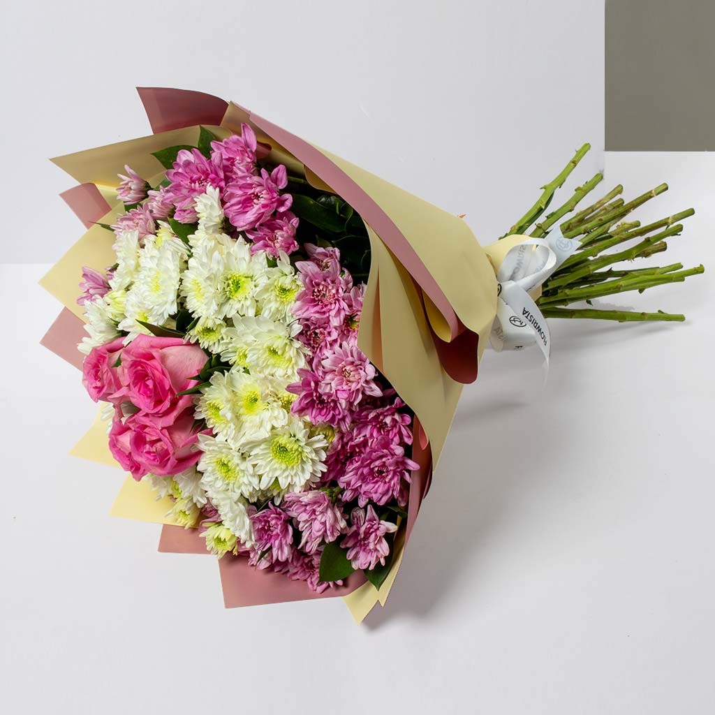 product-image-باقة من الورود والأقحوانات الملونة