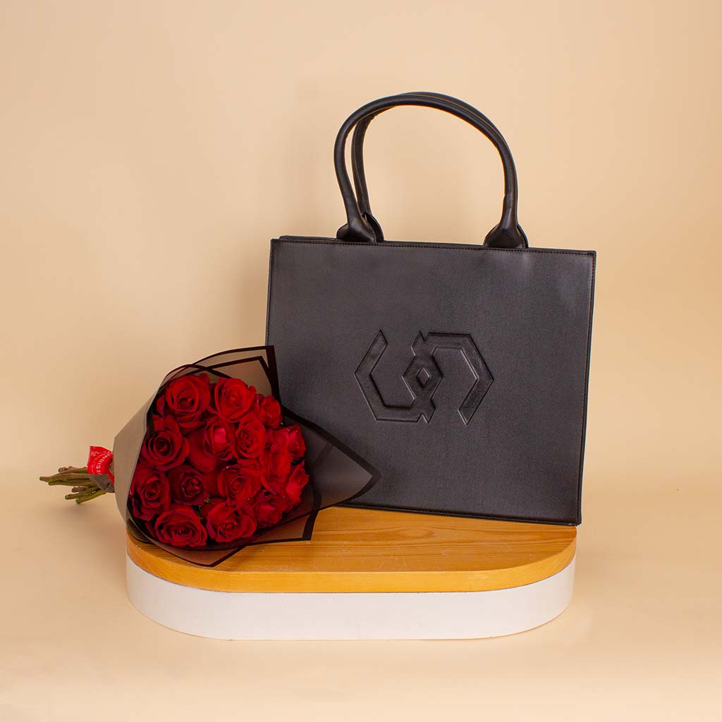 product-image-حقيبة كوكان الكبيرة سوداء ورود حمراء
