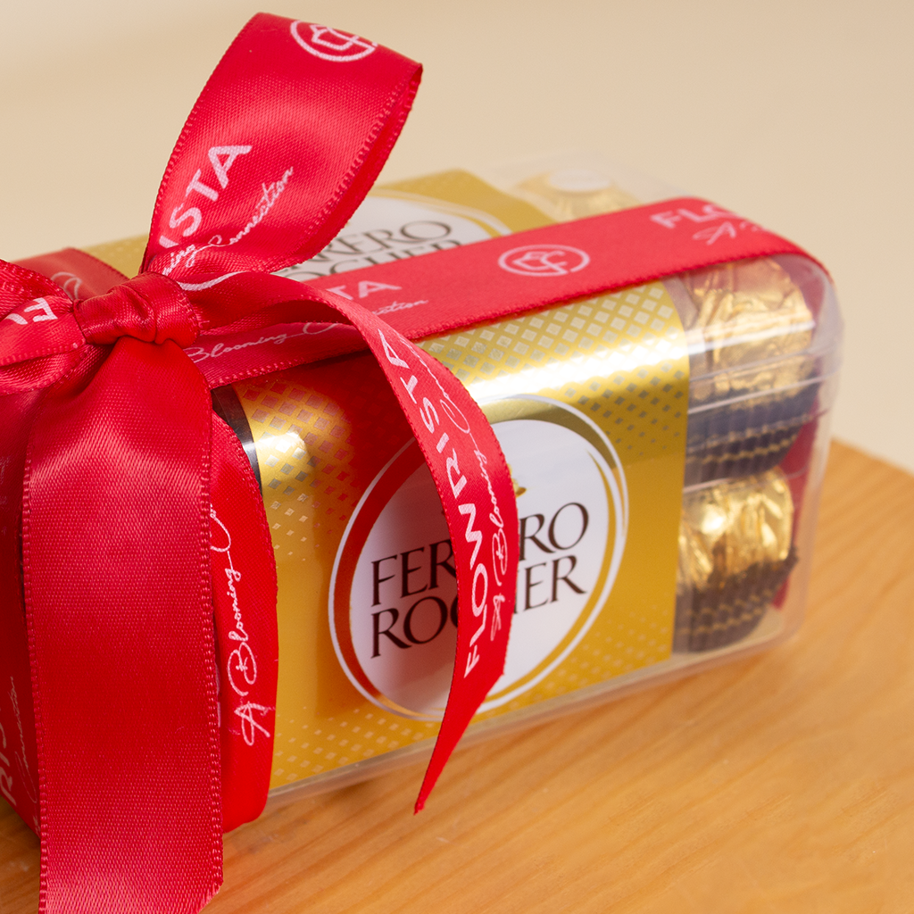 product-image-White Roses Vase with Ferrero Rocher Chocolates