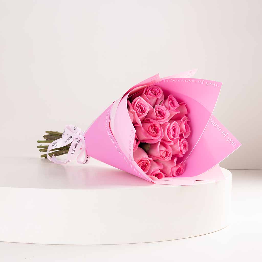 product-image-وشاح فيلور فلورا وباقة من 15 وردة وردية