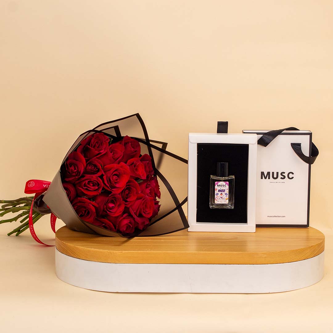 Flowrista Online Flowers Shop عطر مسك ريز للبنات ٣٠ مل مع ٢٠ وردة حمراء
