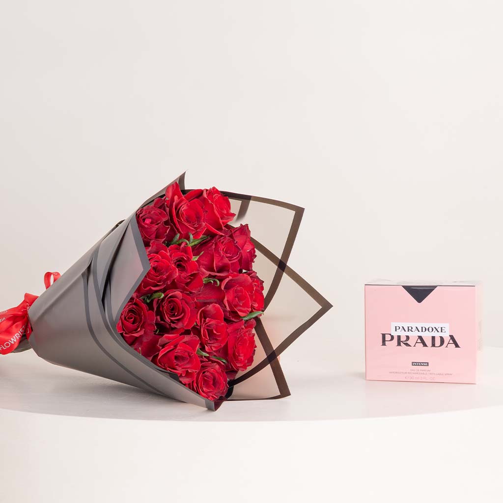 Flowrista Online Flowers Shop عطر برادا بارادوكس انتينس 90 مل وباقة ورود حمراء