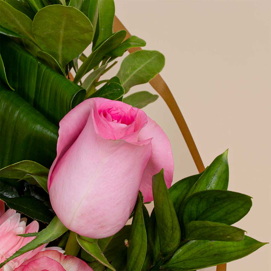 product-image-Flowrista Gorgeous Pink Roses Bouquet