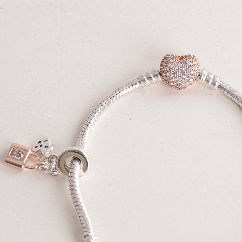 product-image-Pandora Heart Clasp Bracelet with Lock & Key Charm & Revival Roses Bouquet